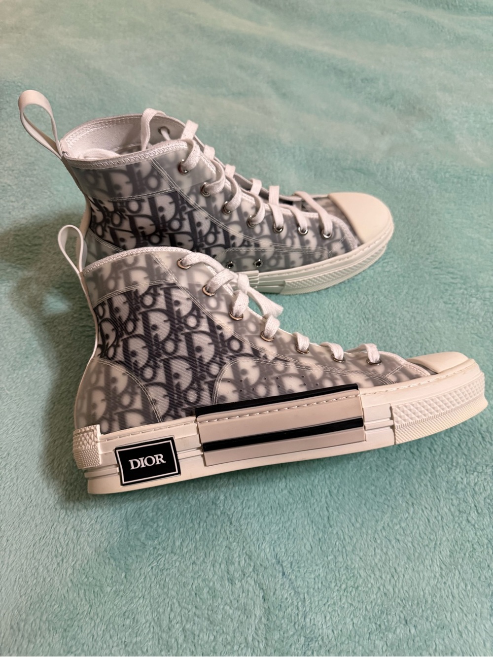 Dior B23 high-top sneakers in men’s size us 8.5 euro 42